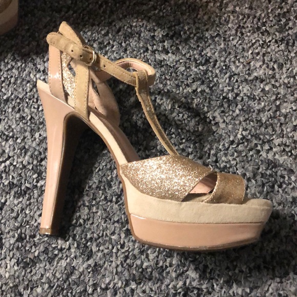 Gold Jessica Simpson heeled sandals - Picture 2 of 4